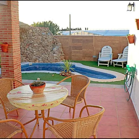 Acogedor Con Piscina Alpesi faház *